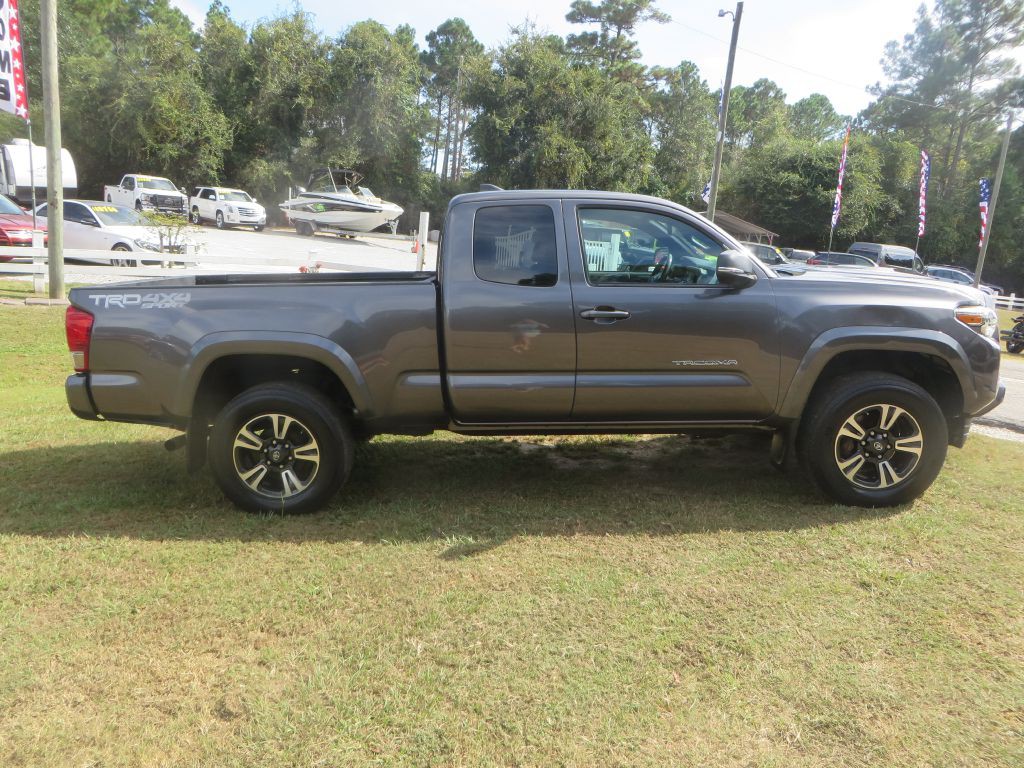 2016 Toyota Tacoma Image 5