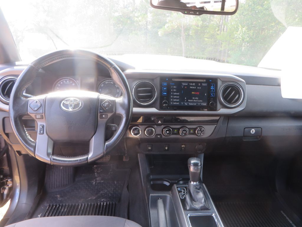 2016 Toyota Tacoma Image 13