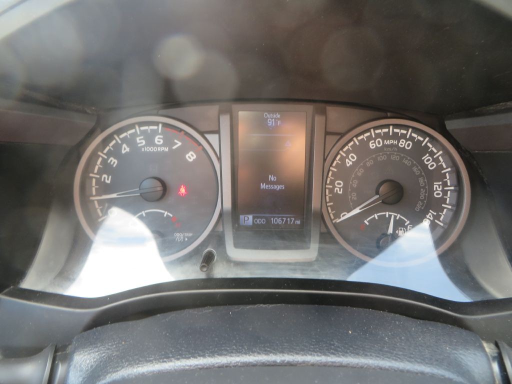 2016 Toyota Tacoma Image 15