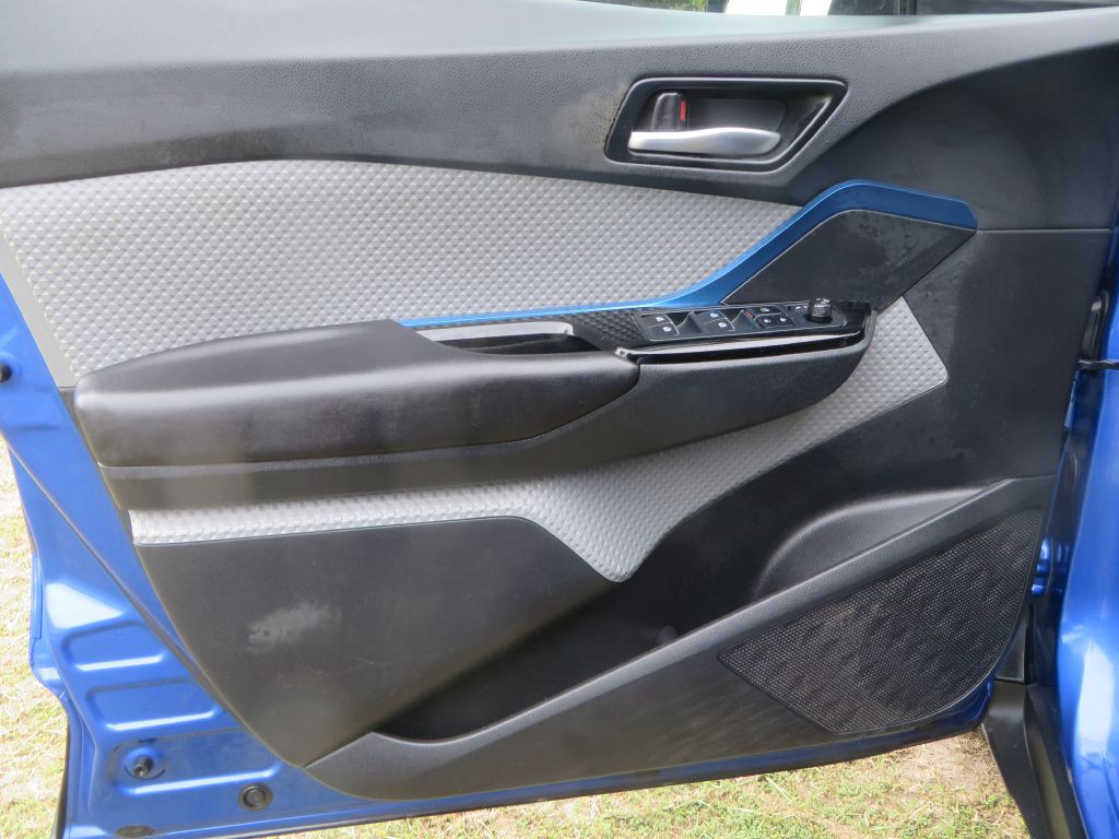 2019 Toyota C-HR Image 10