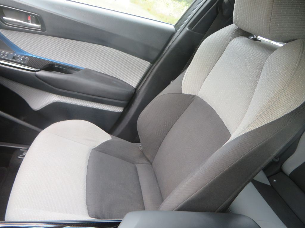 2019 Toyota C-HR Image 21