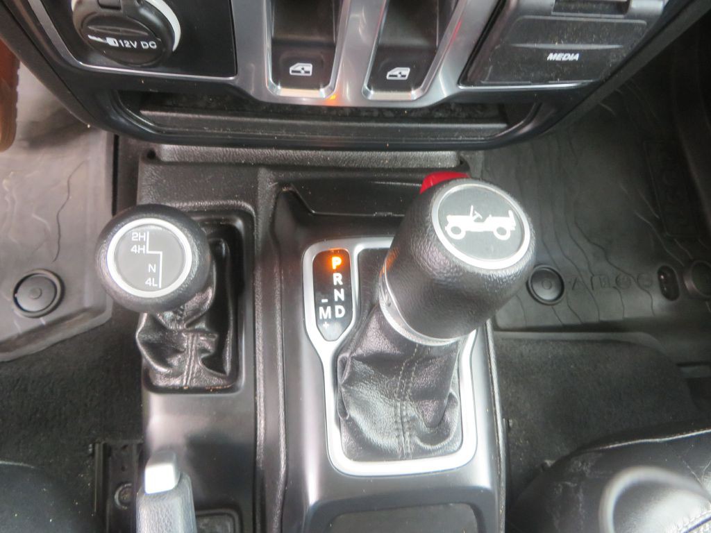 2019 Jeep Wrangler Image 18