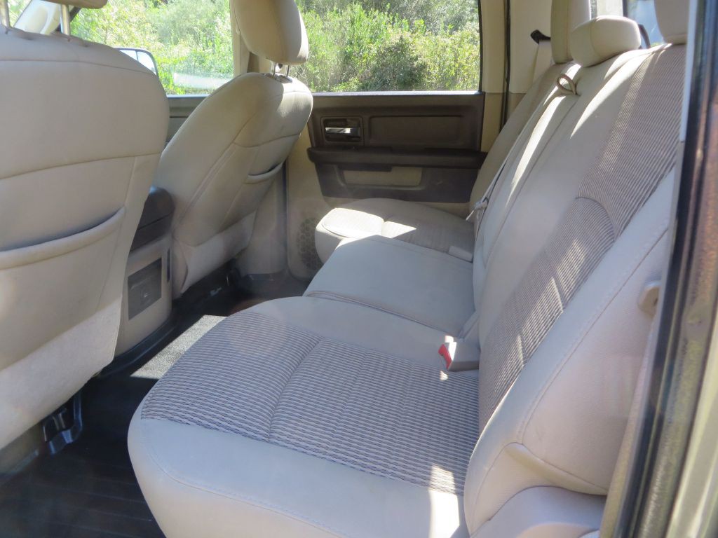 2012 Dodge Ram 3500 Image 25