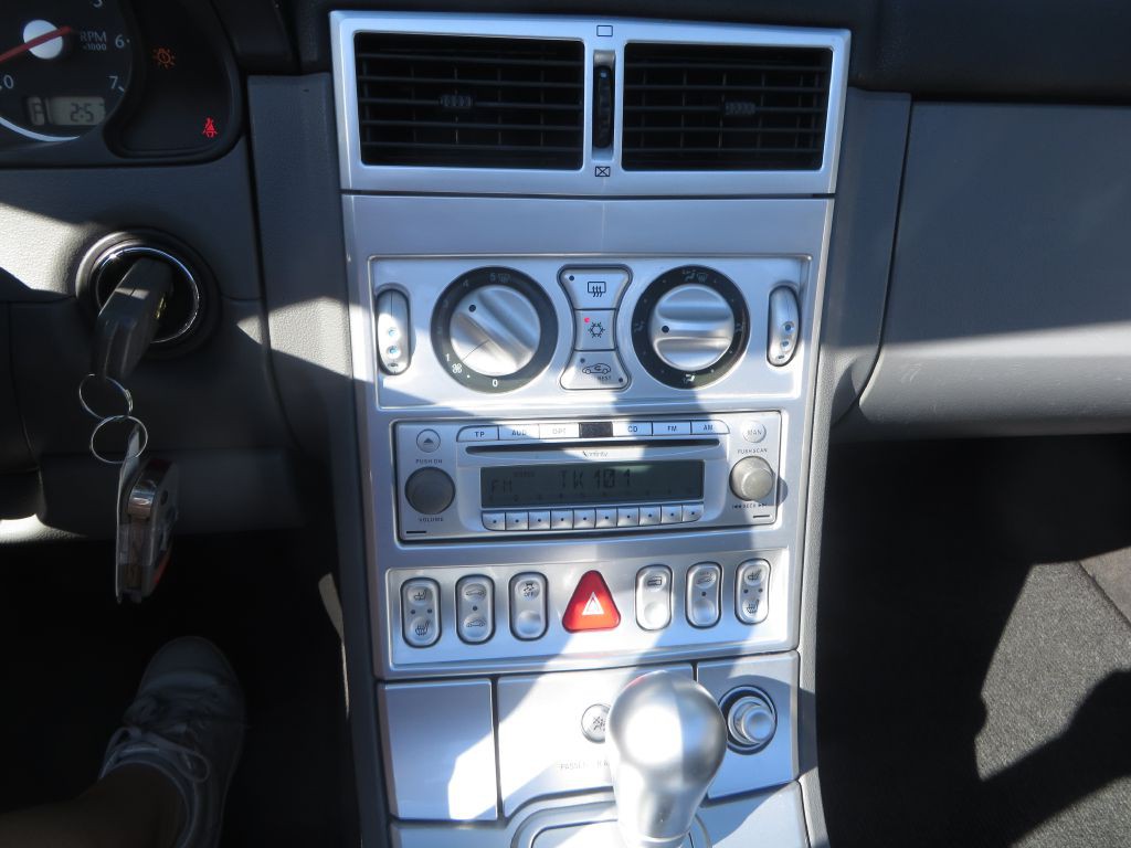 2005 Chrysler Crossfire Image 13
