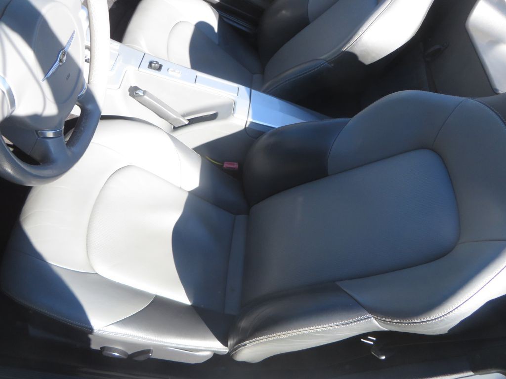 2005 Chrysler Crossfire Image 15