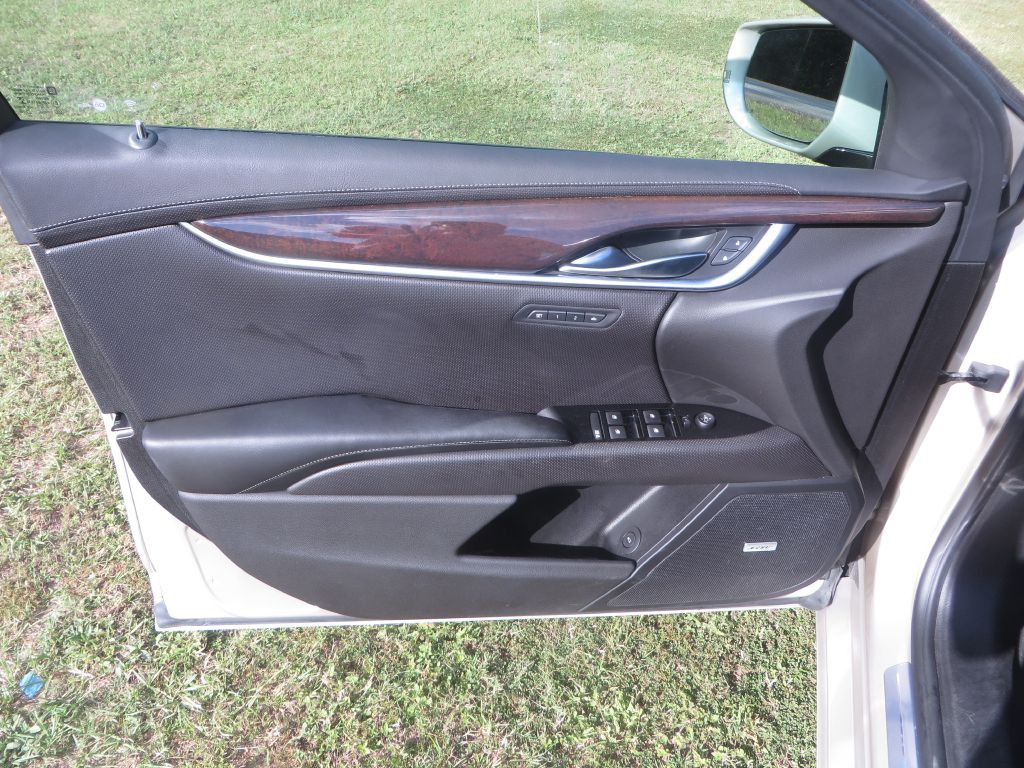 2016 Cadillac XTS Image 11