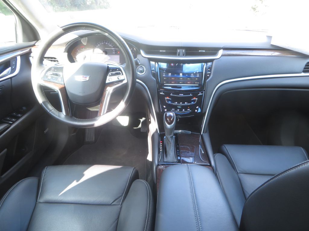 2016 Cadillac XTS Image 13