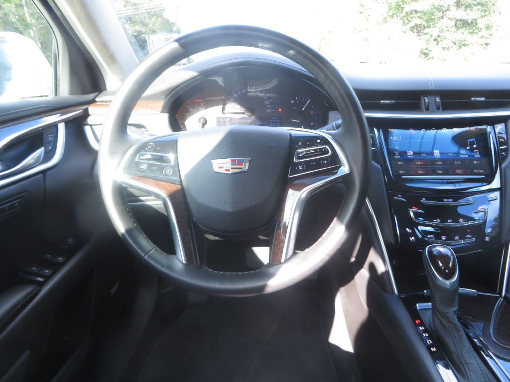 2016 Cadillac XTS Image 14