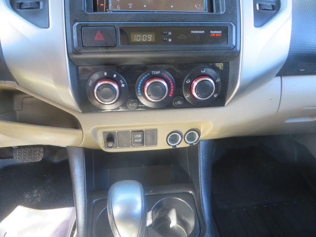 2013 Toyota Tacoma Image 21