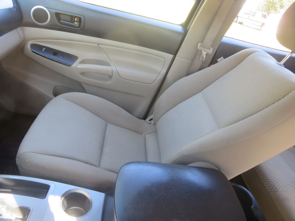 2013 Toyota Tacoma Image 24