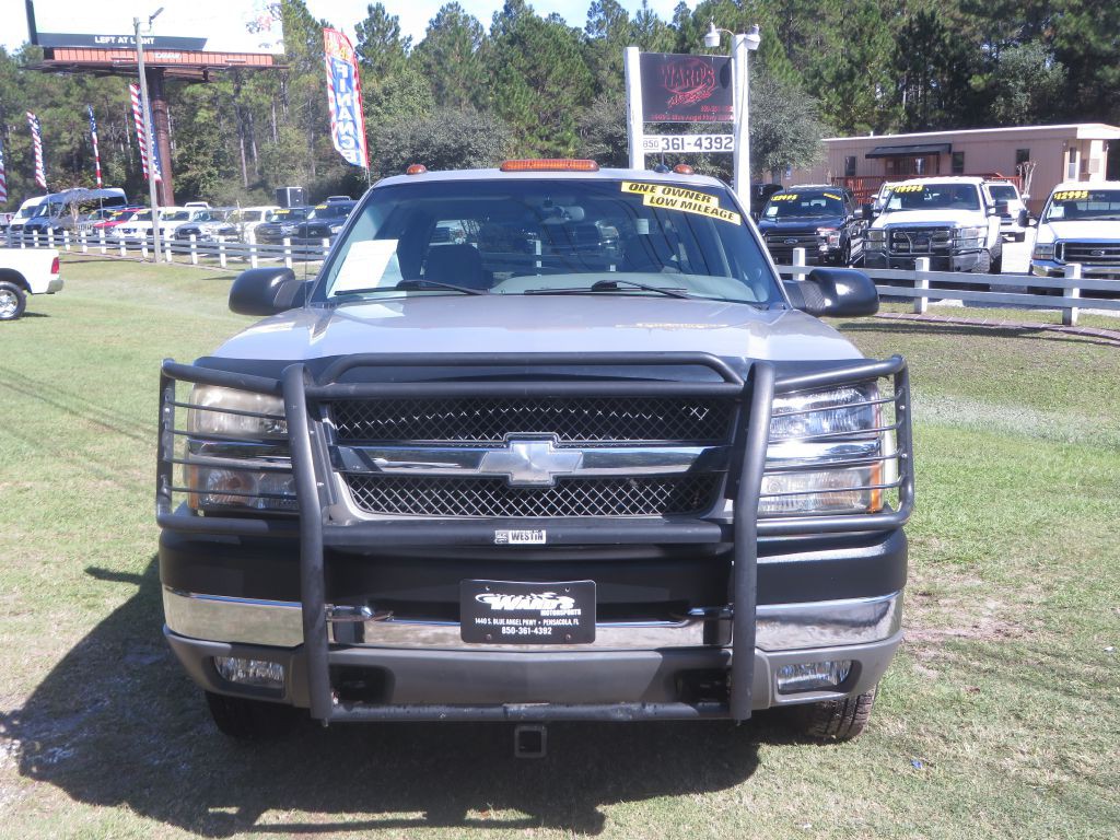 2004 Chevrolet Silverado 1500 Image 3