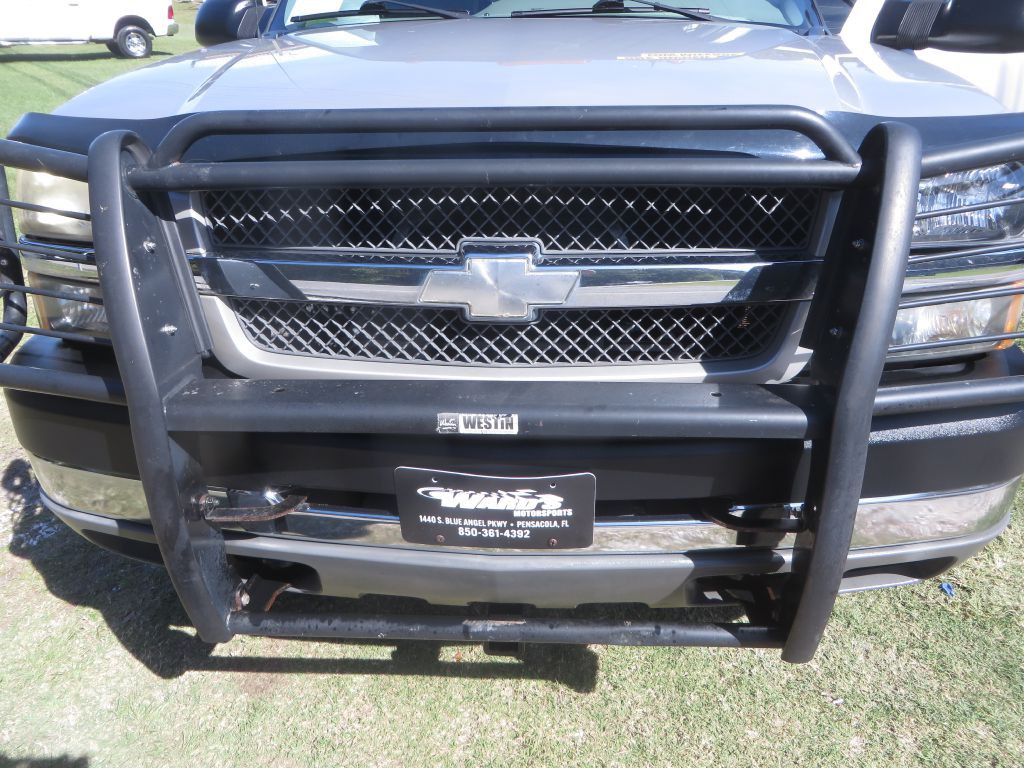 2004 Chevrolet Silverado 1500 Image 9