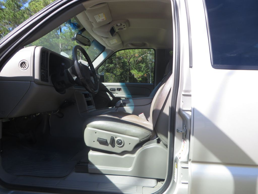 2004 Chevrolet Silverado 1500 Image 11