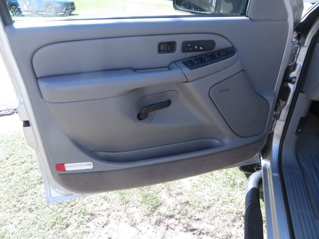 2004 Chevrolet Silverado 1500 Image 12