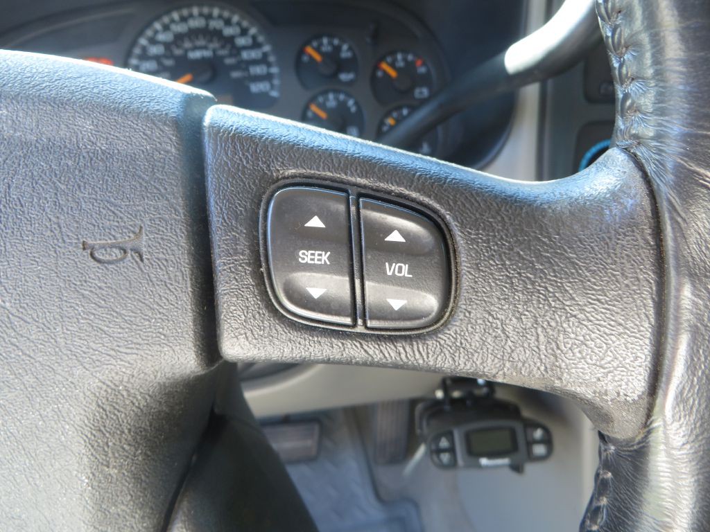 2004 Chevrolet Silverado 1500 Image 18