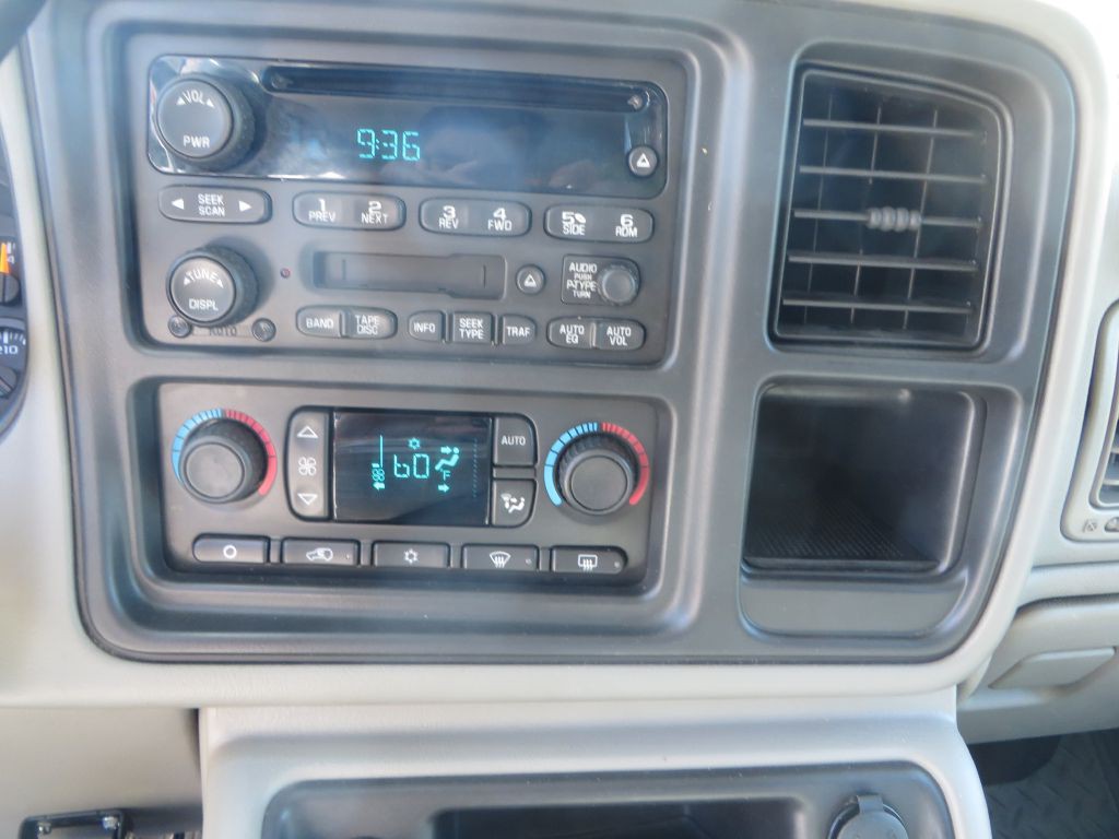 2004 Chevrolet Silverado 1500 Image 23