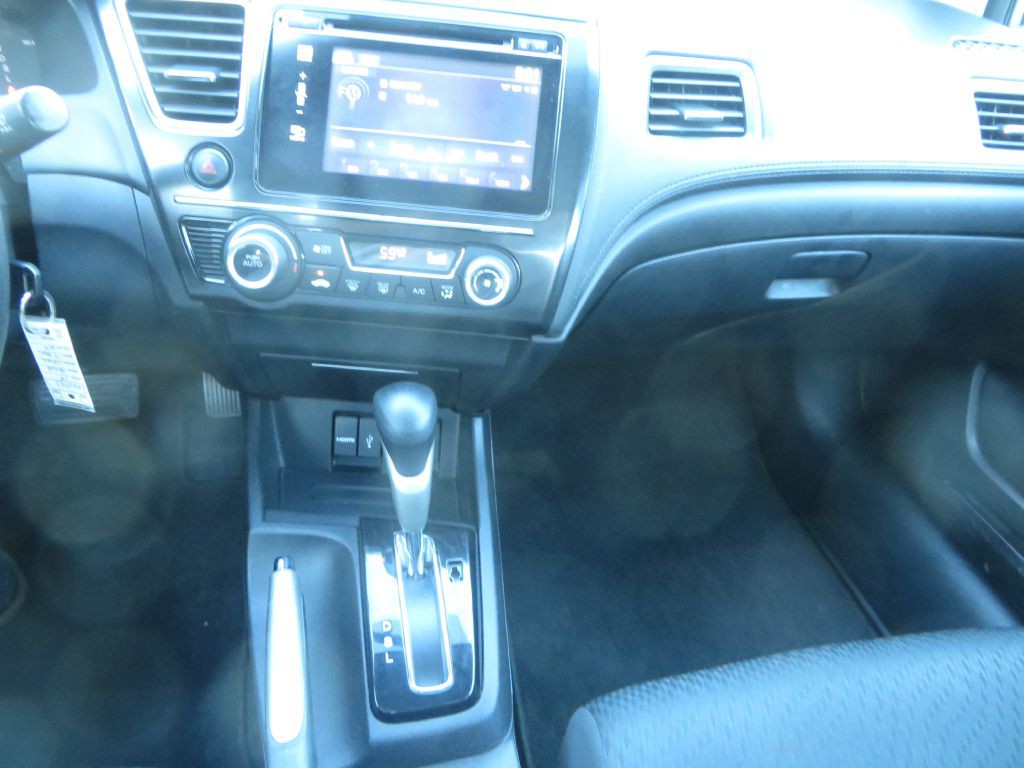 2015 Honda Civic Image 17