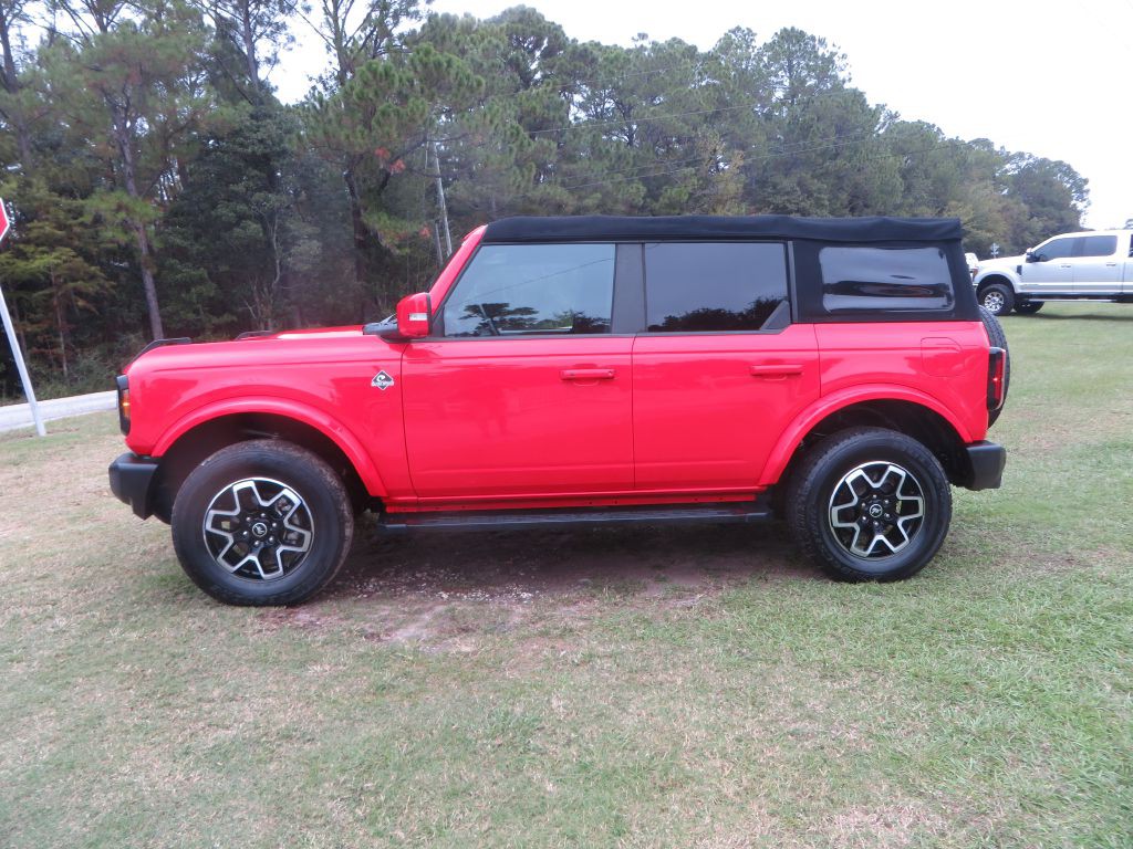 2022 Ford Bronco Image 1
