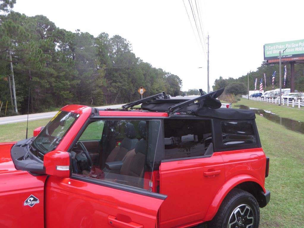 2022 Ford Bronco Image 9