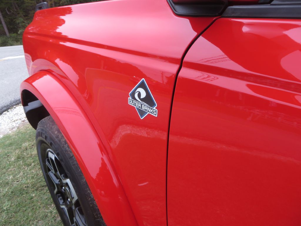 2022 Ford Bronco Image 10