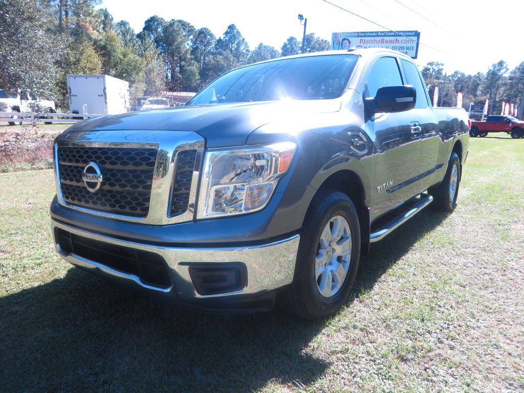 2017 Nissan Titan Image 2