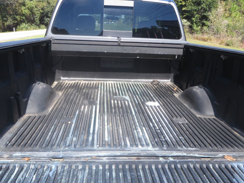 2017 Nissan Titan Image 10