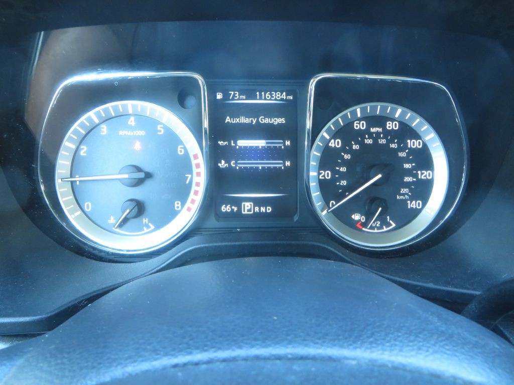 2017 Nissan Titan Image 20