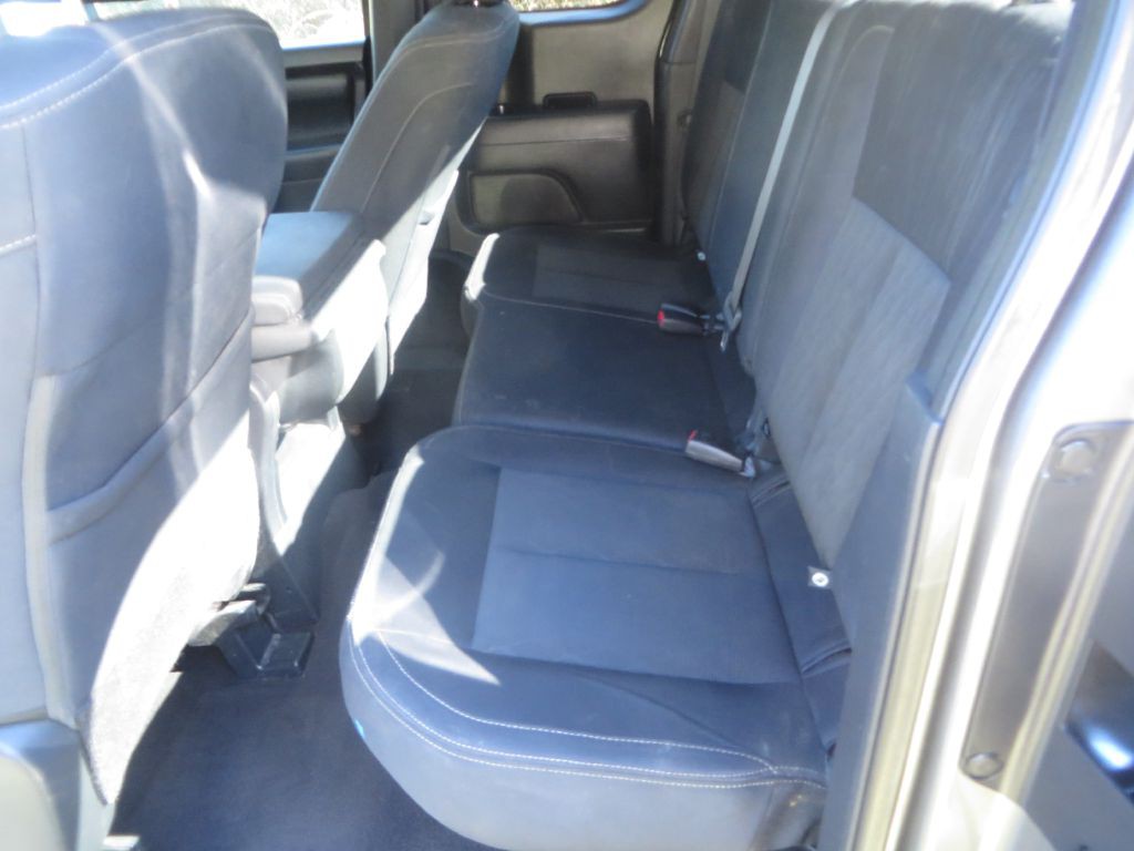 2017 Nissan Titan Image 27