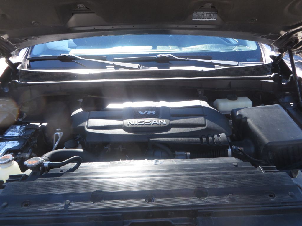 2017 Nissan Titan Image 28