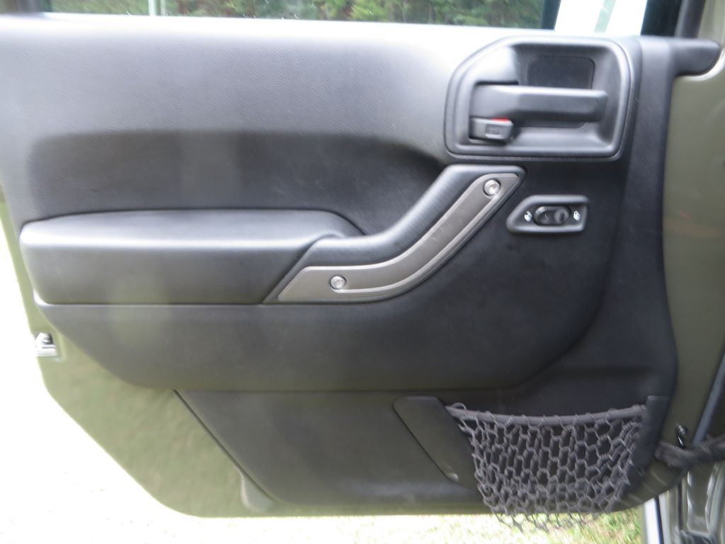 2016 Jeep Wrangler Image 11