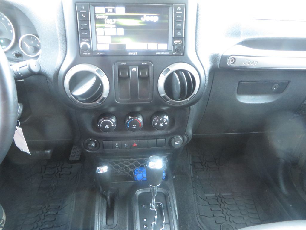 2016 Jeep Wrangler Image 17