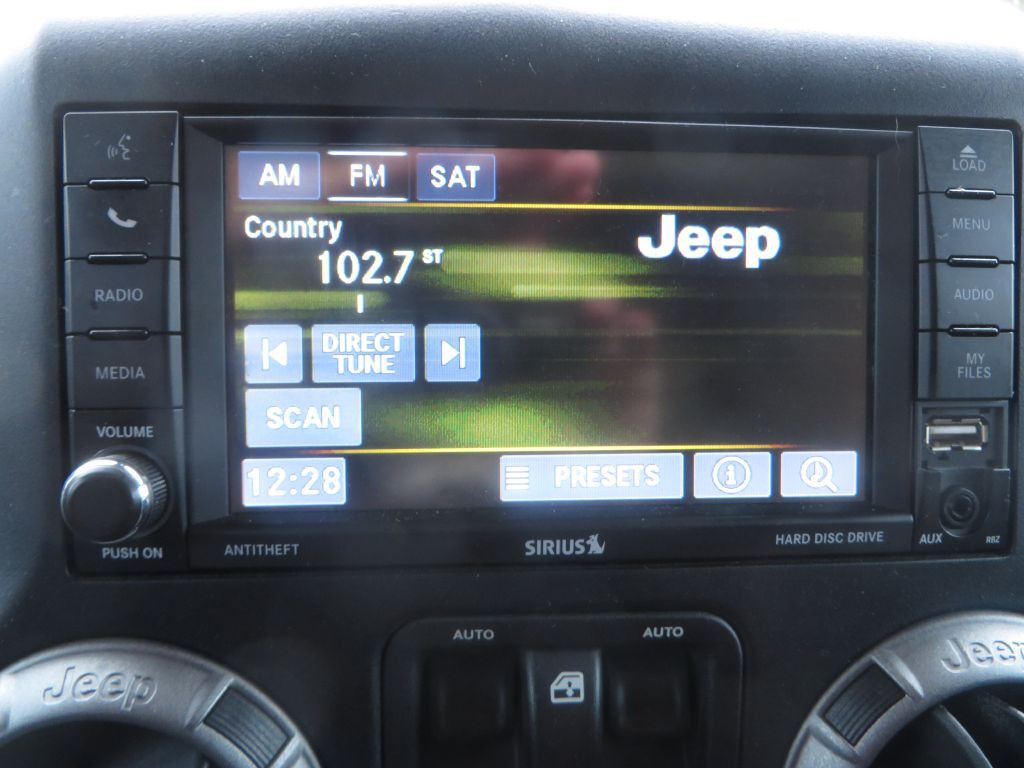 2016 Jeep Wrangler Image 18