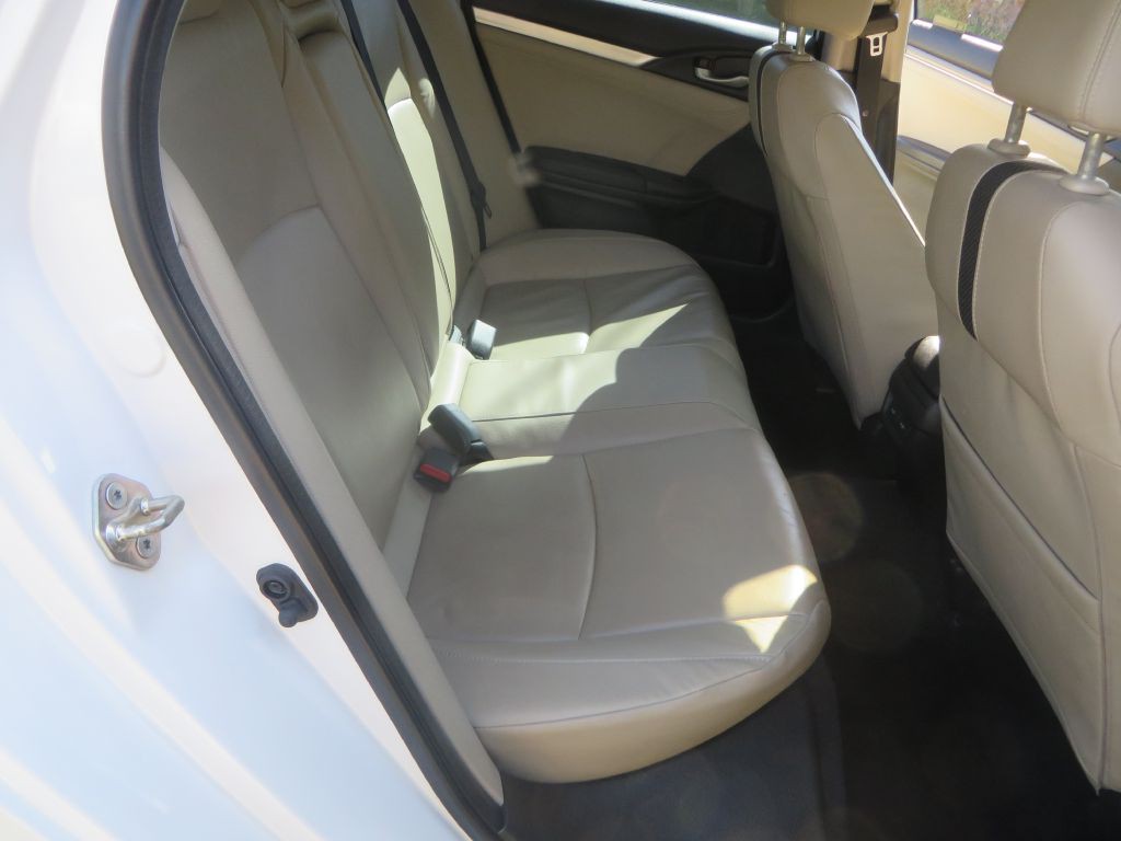 2019 Honda Civic Image 24