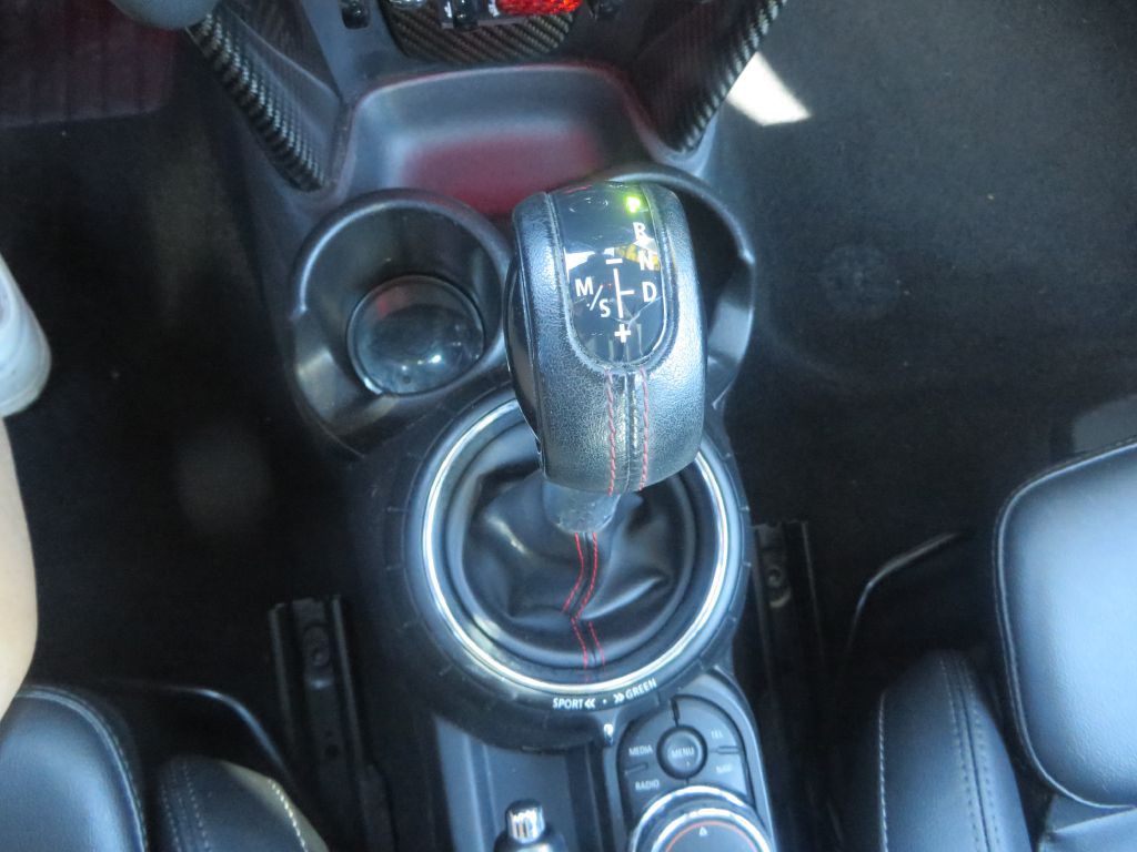 2016 MINI Cooper Image 17