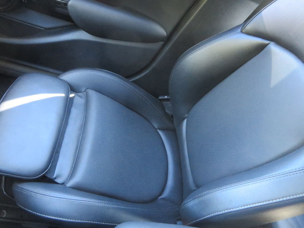 2016 MINI Cooper Image 19