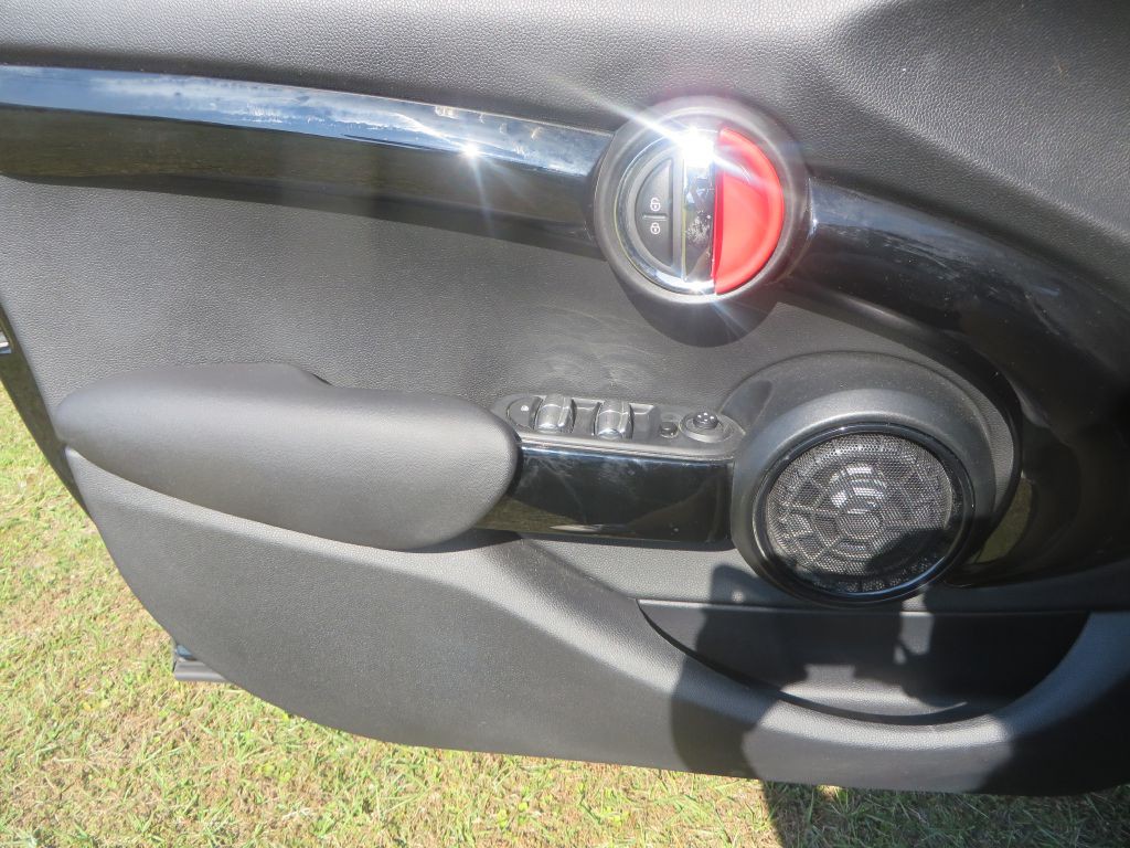 2016 MINI Cooper Image 21