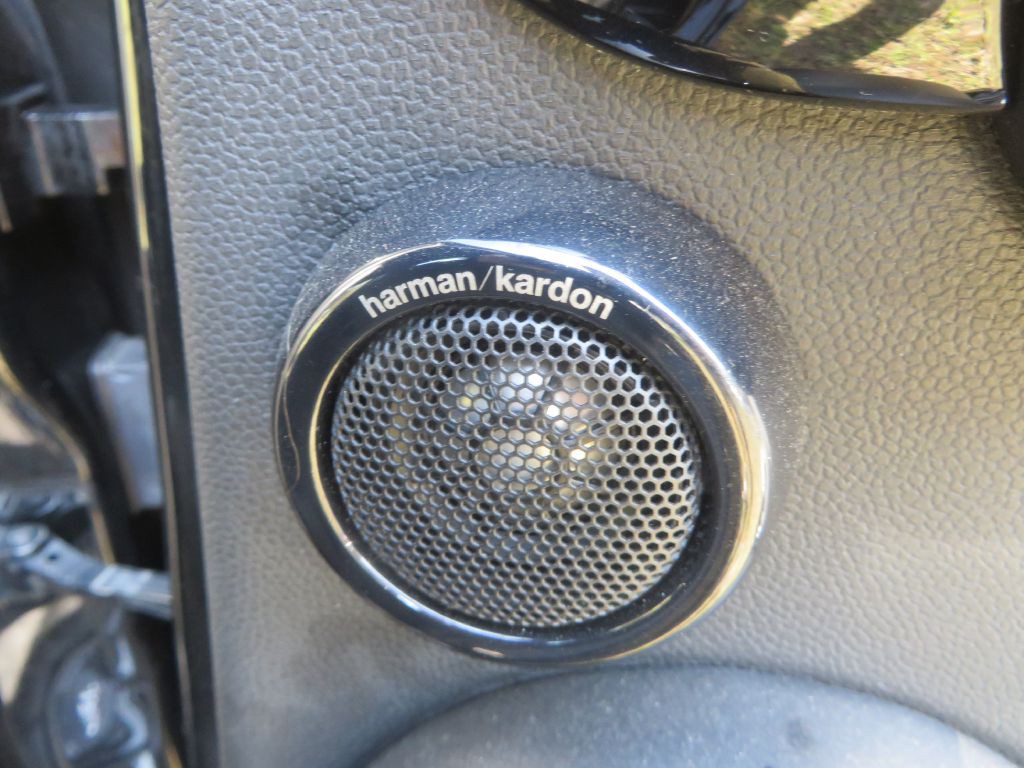 2016 MINI Cooper Image 25