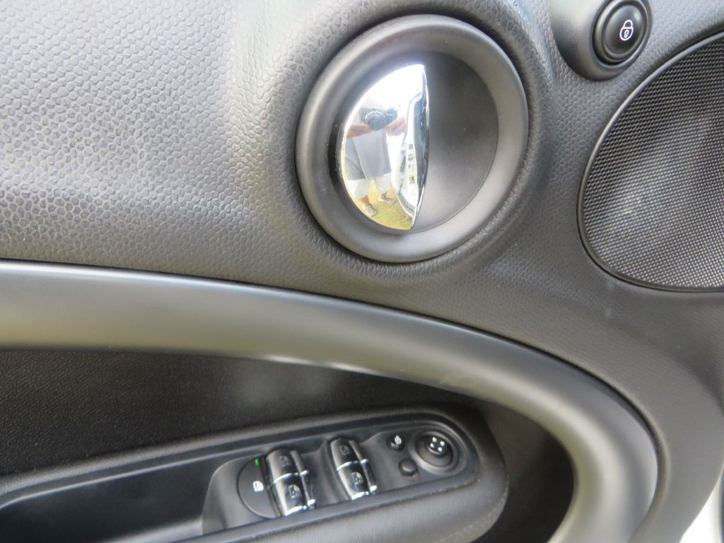 2016 MINI Cooper Image 11
