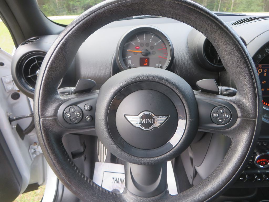 2016 MINI Cooper Image 13