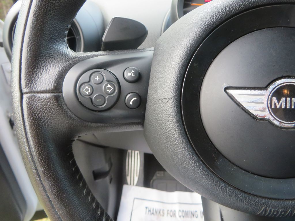 2016 MINI Cooper Image 14