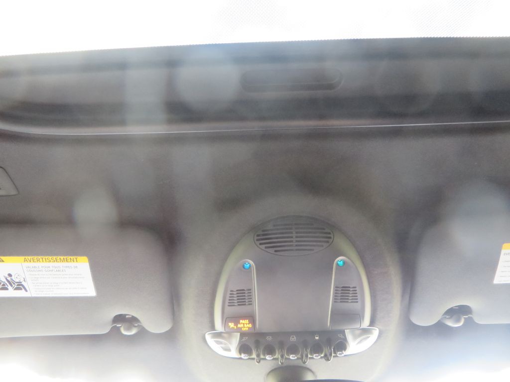 2016 MINI Cooper Image 22