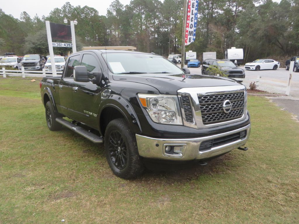 2017 Nissan Titan Image 4