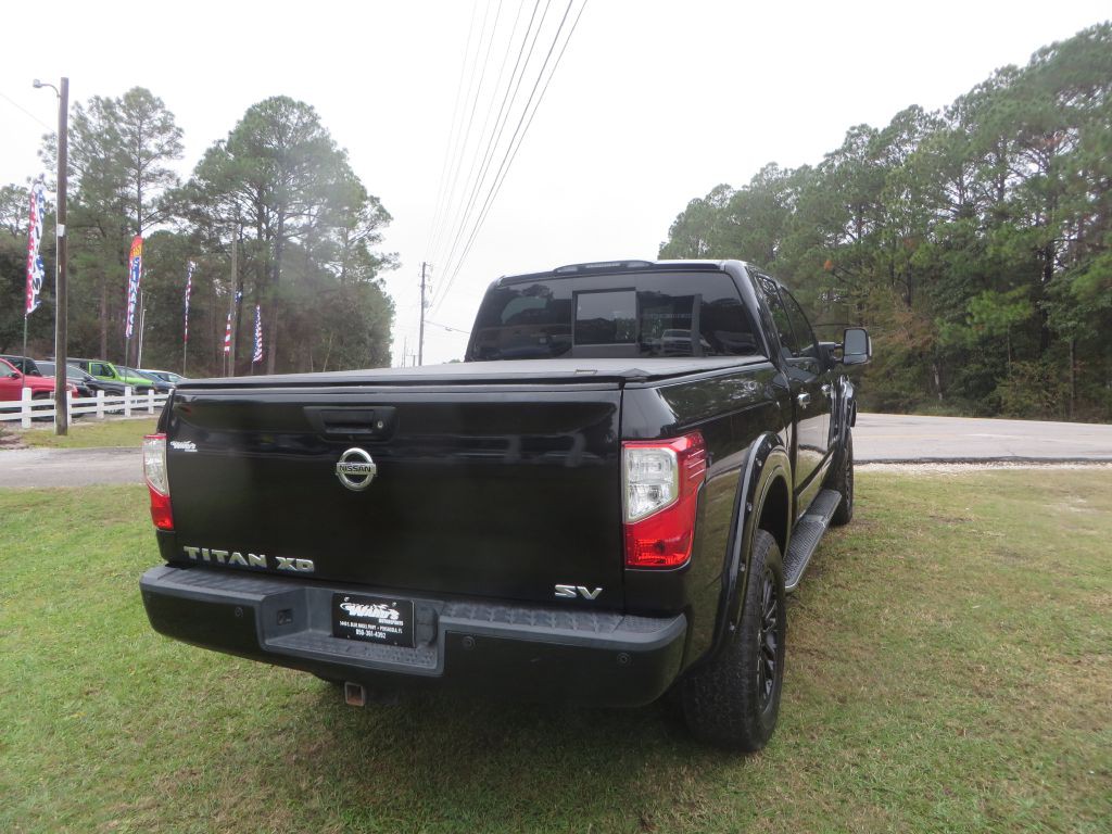 2017 Nissan Titan Image 6