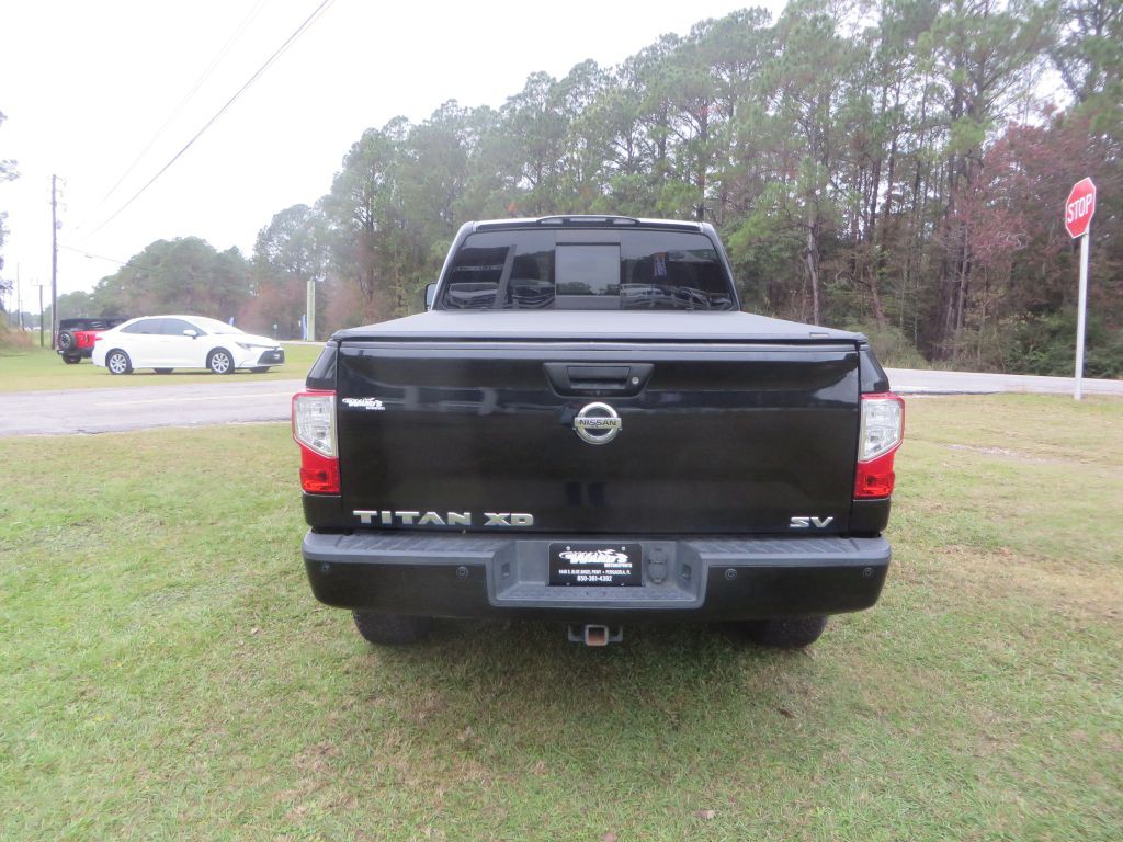 2017 Nissan Titan Image 7