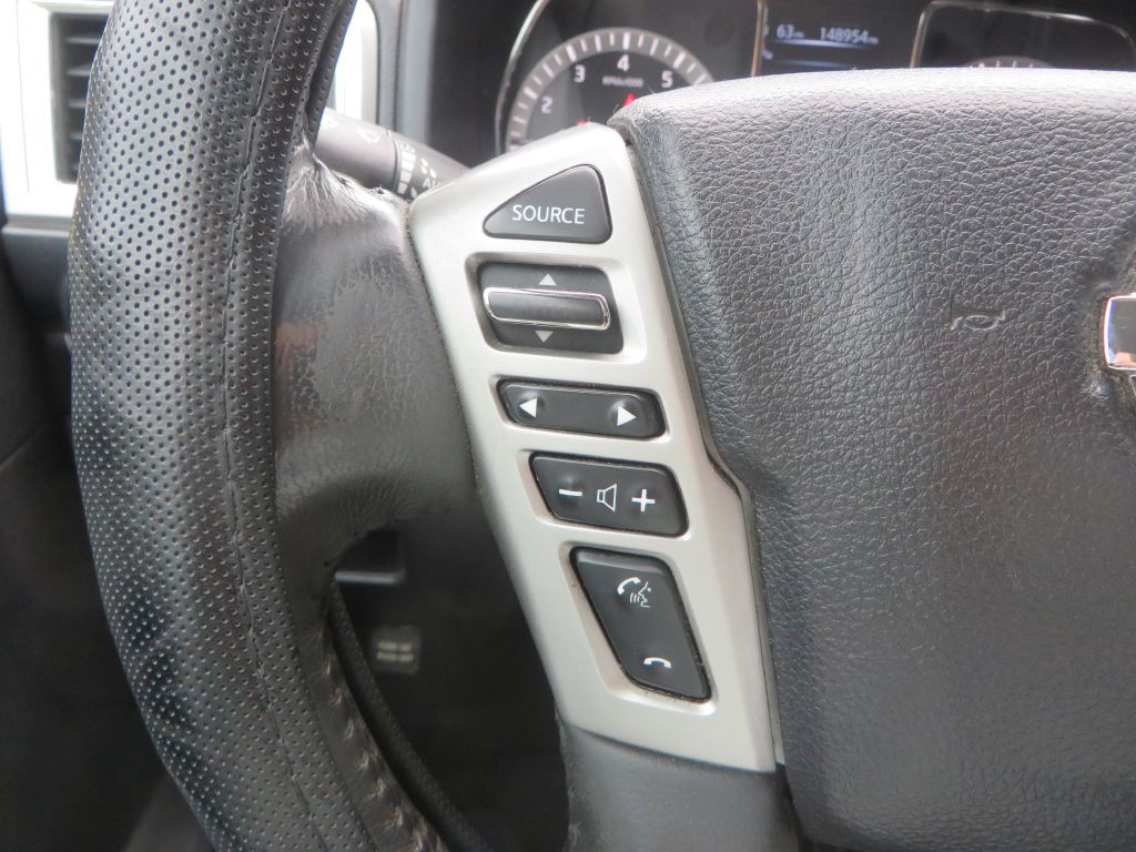 2017 Nissan Titan Image 17