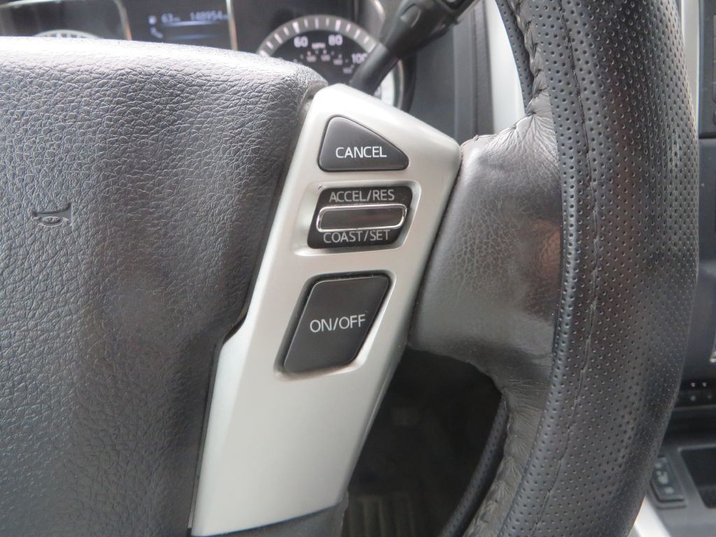 2017 Nissan Titan Image 18