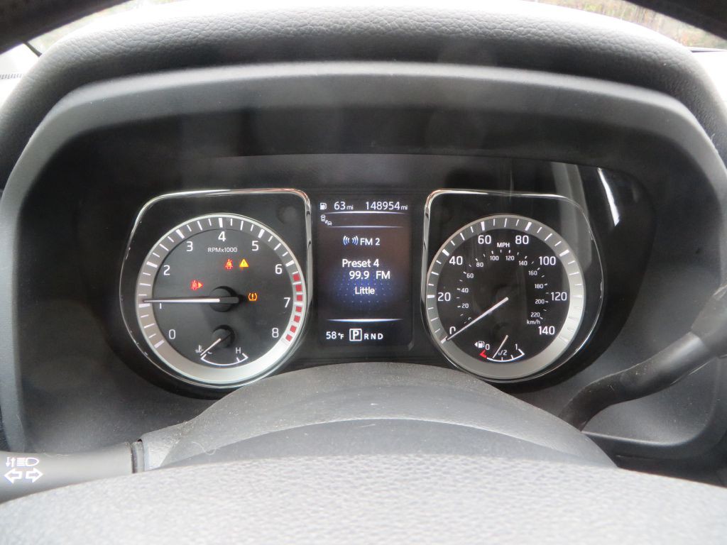 2017 Nissan Titan Image 19