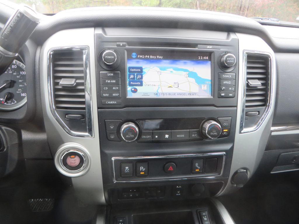 2017 Nissan Titan Image 20