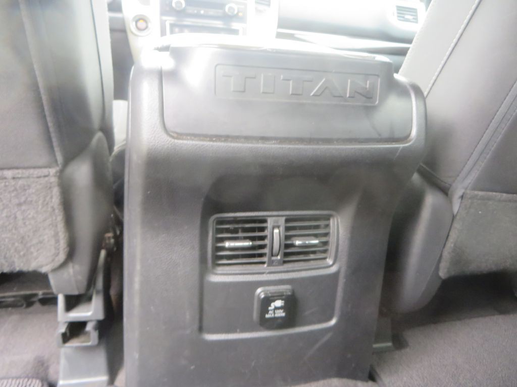 2017 Nissan Titan Image 25