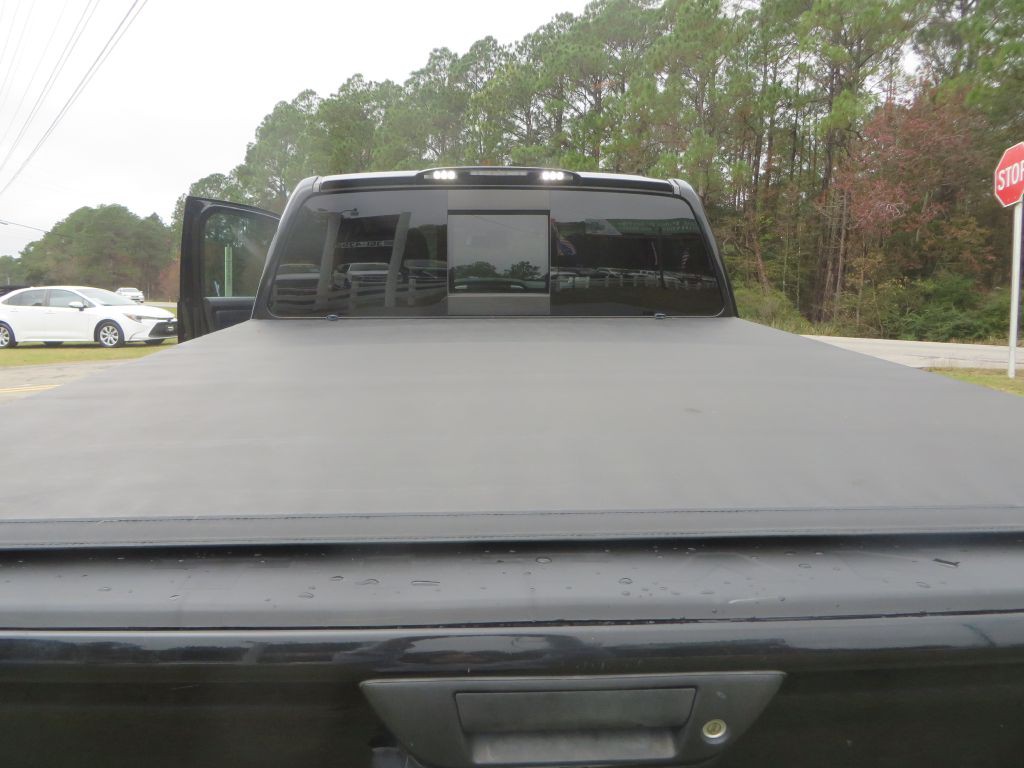 2017 Nissan Titan Image 26